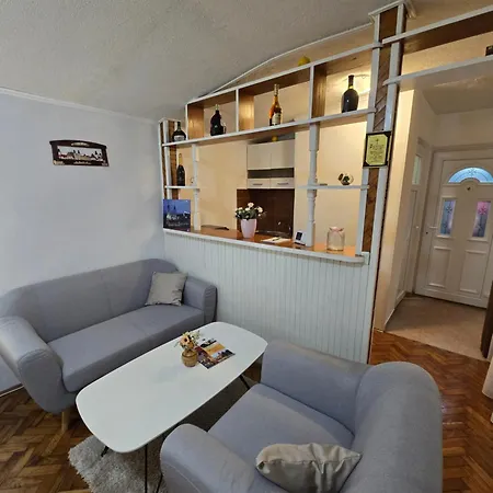 Lugonja 斯雷姆斯基卡尔洛夫奇